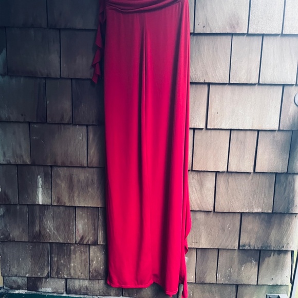 Emerald Sundae Juniors' Ruffled One-Shoulder Gown Population Red Dress Size L - Picture 11 of 15